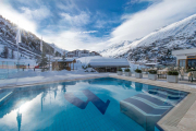 OutdoorPoolHochfirst