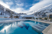 OutdoorPoolHochfirst